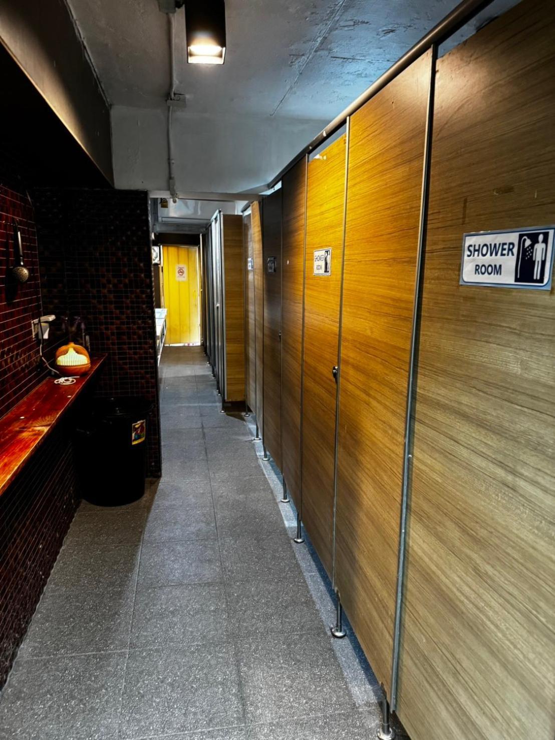 Glur Central Pratunam Bangkok Exterior photo
